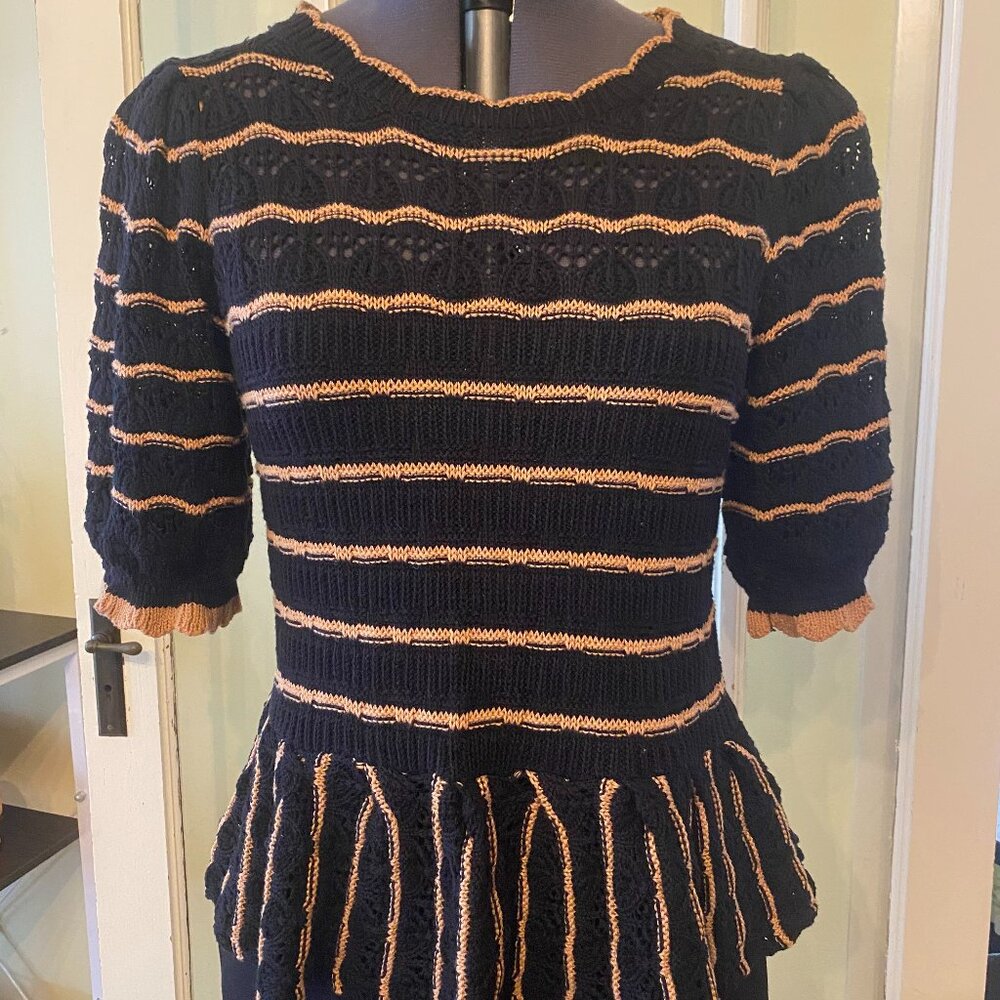 Crochet puff sleeve sweater